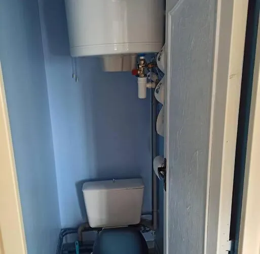 Cabourg: Petit F2 Proche Hippodrome. *